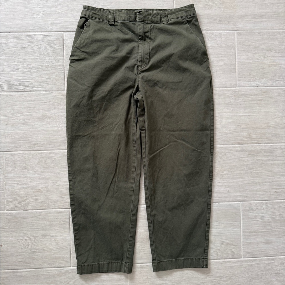 GAP Khaki Straigh‎ Up Pants